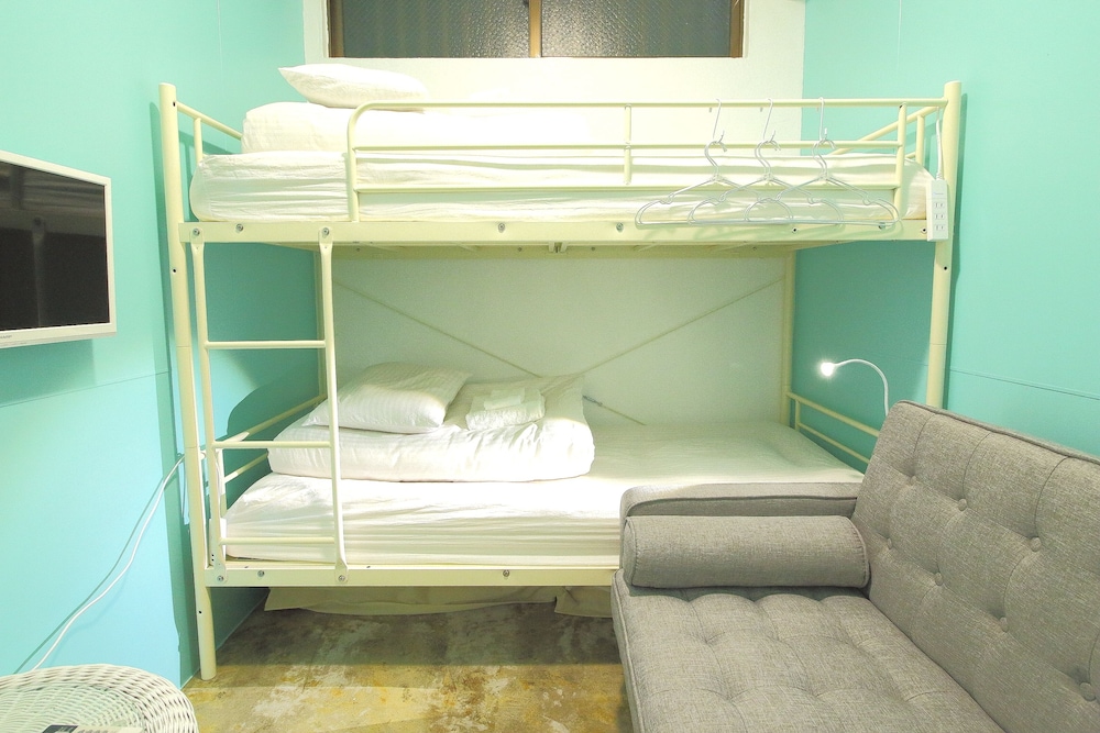 コンパクトプライベートルーム 客室の設備とサービス0 | シーウォールホステル