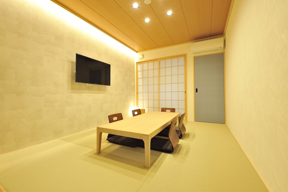 一棟貸し(半分) B リビング エリア0 | 風雅別邸 四条大宮