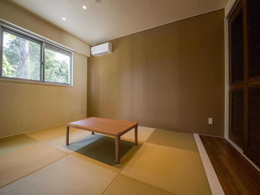 LOTUS 客室2 | Ahman Suite Villa Sumuide