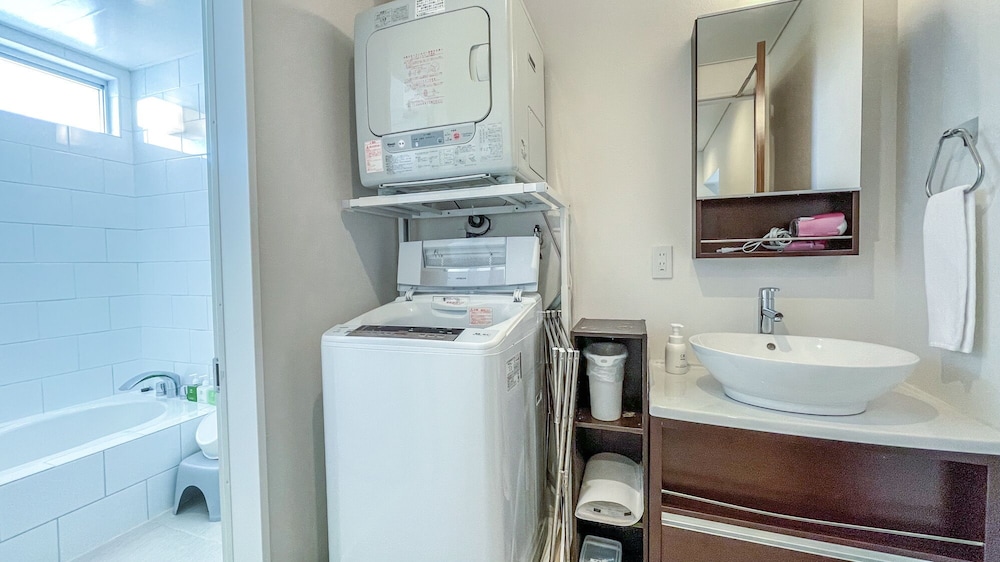 PLAGE バスルーム1 | Ahman Suite Villa Sumuide