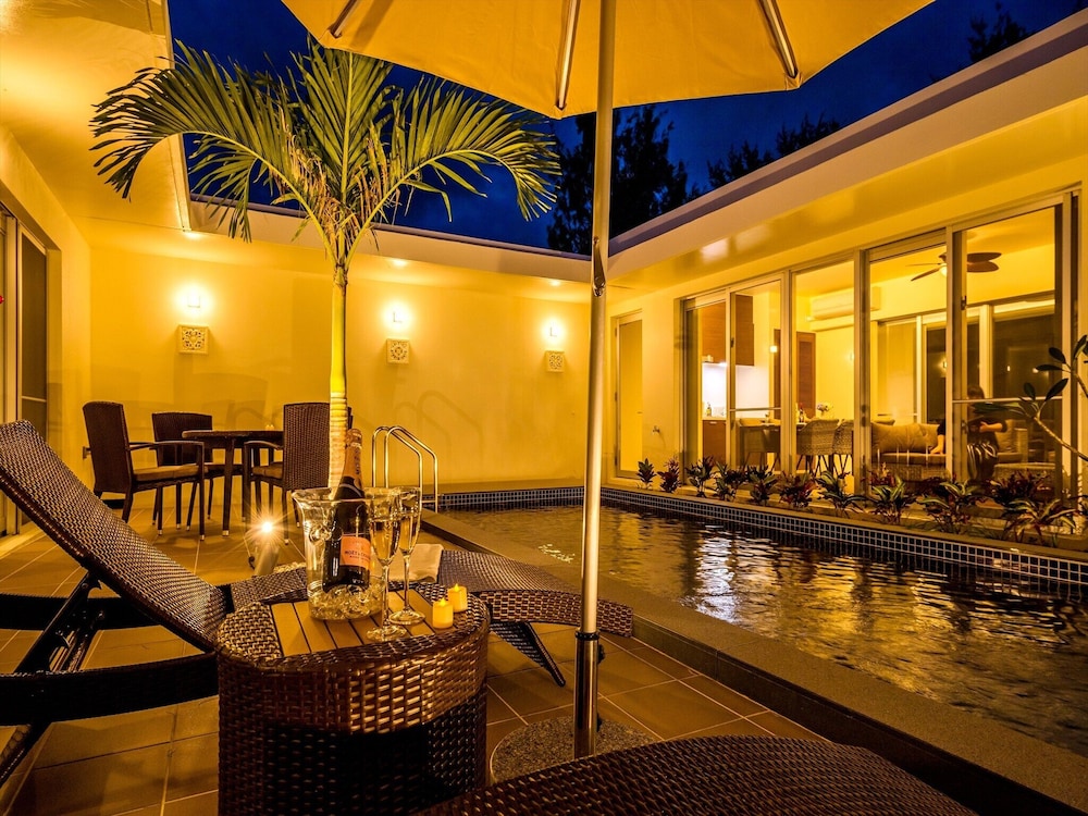 LOTUS テラス / パティオ1 | Ahman Suite Villa Sumuide