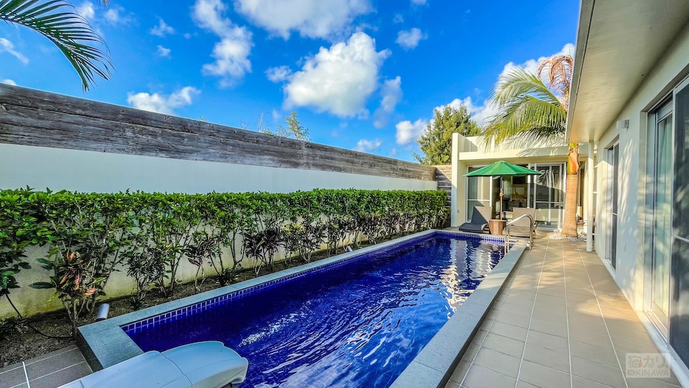 ANTHURIUM | Ahman Suite Villa Sumuide