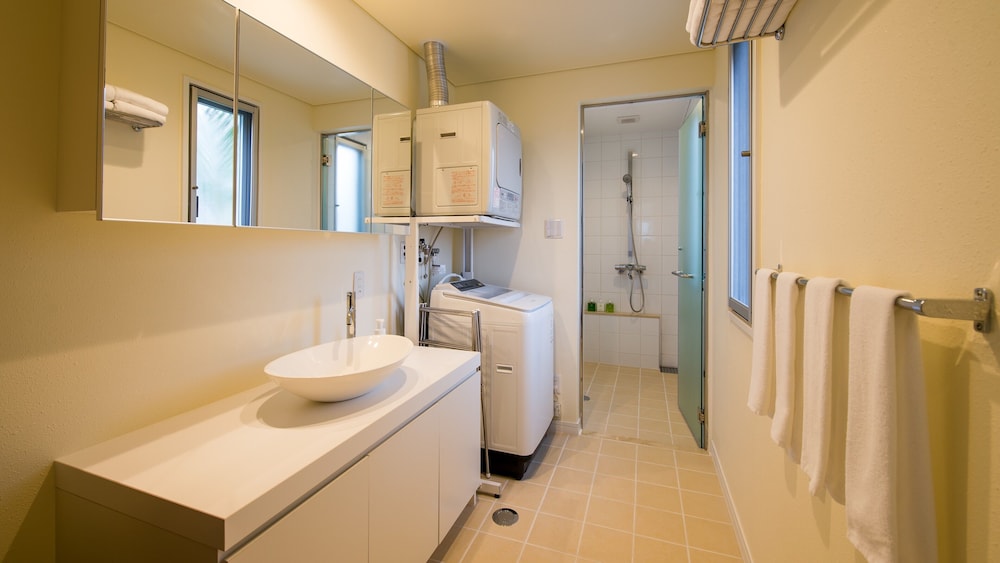 ANTHURIUM バスルーム1 | Ahman Suite Villa Sumuide