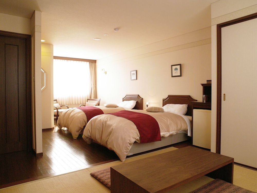 4 人部屋 | ホテルなでしこ