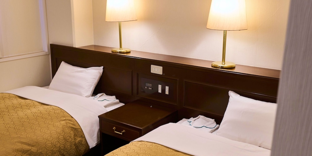 ロイヤル ツインルーム 客室4 | 水口センチュリーホテル