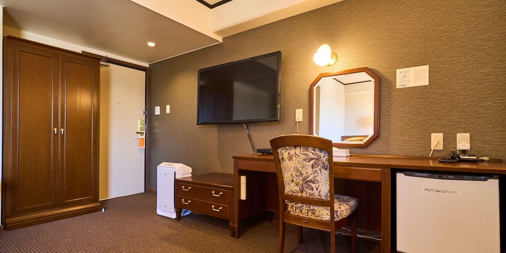 ロイヤル ツインルーム 客室5 | 水口センチュリーホテル