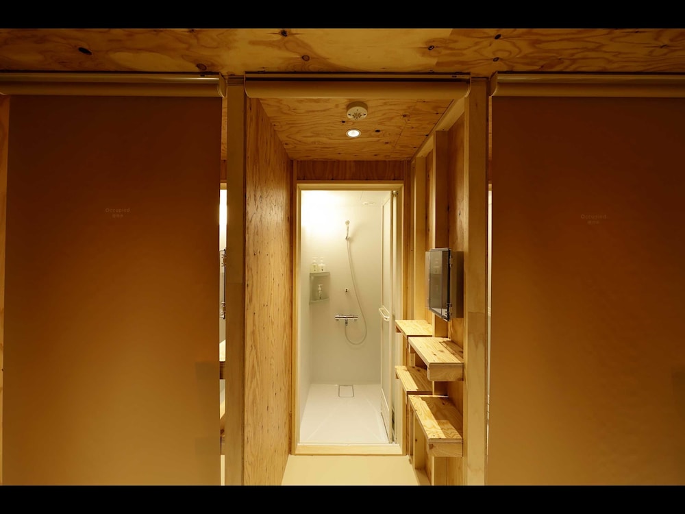 スペシャルオファー スリーピングポッド2部屋 禁煙(男性用) バスルーム0 | ドシー恵比寿