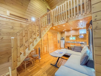 HAL Cottage