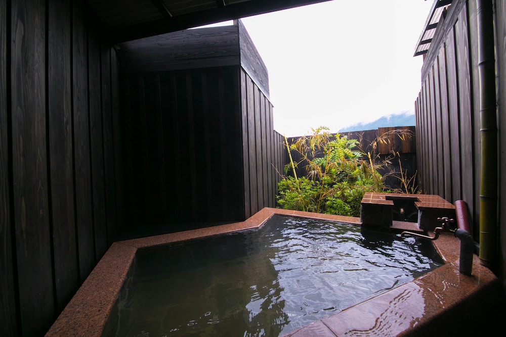 和洋室 スーペリアルーム 露天風呂付 (２名様より） バスルーム0 | ゆふいんバース　里山茶風