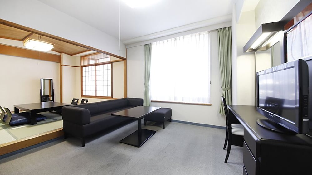 御殿場高原ホテル 和洋室 禁煙(チェックイン場所 御殿場高原ホテル) 客室1 | 御殿場高原時之栖