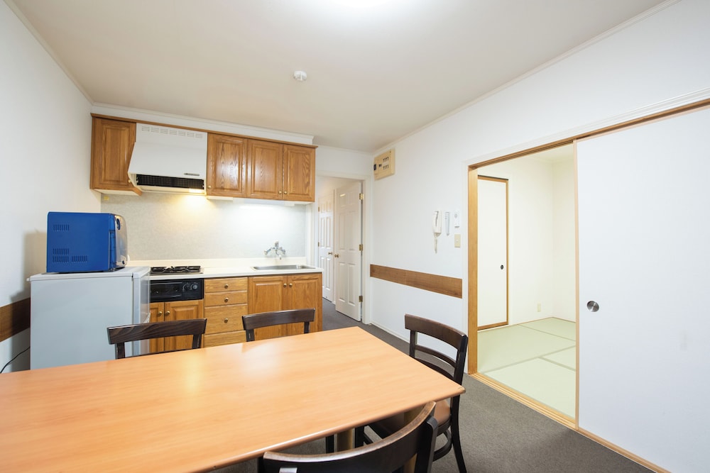 ブルーベリーロッジ Bタイプ 喫煙(チェックイン場所 ログハウス管理棟) | 御殿場高原時之栖