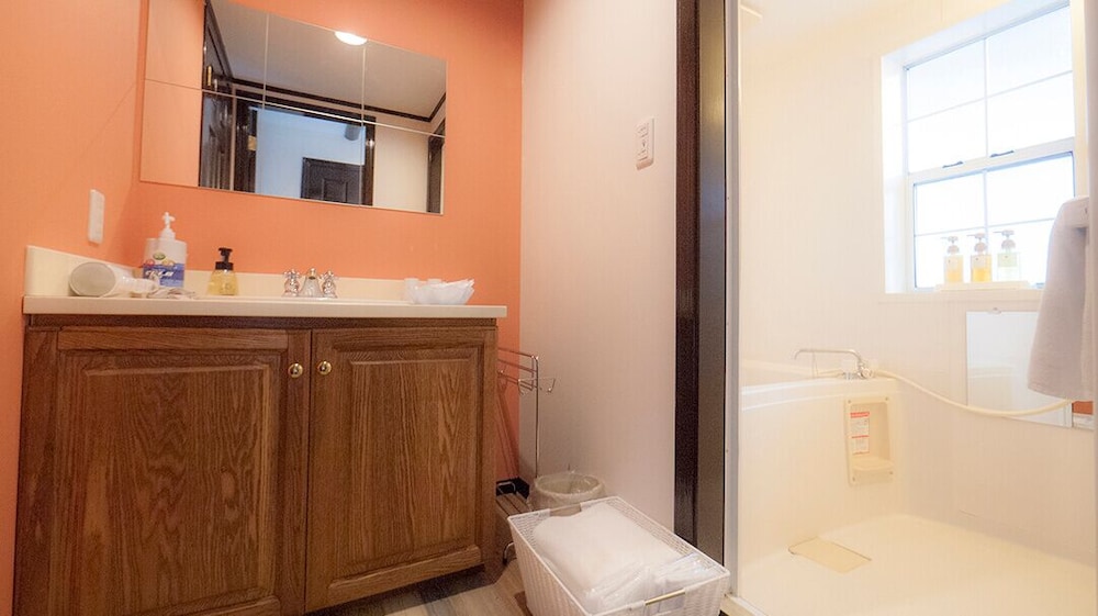 ブルーベリーロッジ Aタイプ 禁煙(チェックイン場所 ログハウス管理棟) バスルーム0 | 御殿場高原時之栖