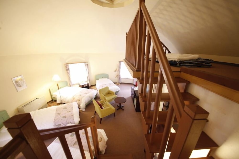 スローハウスヴィラ ピーターラビットルーム 禁煙(チェックイン場所 ログハウス管理棟) 客室3 | 御殿場高原時之栖