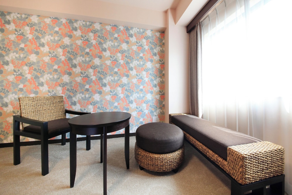 ツインルーム シングルベッド 2 台 喫煙可 客室2 | リッチモンドホテル那覇久茂地