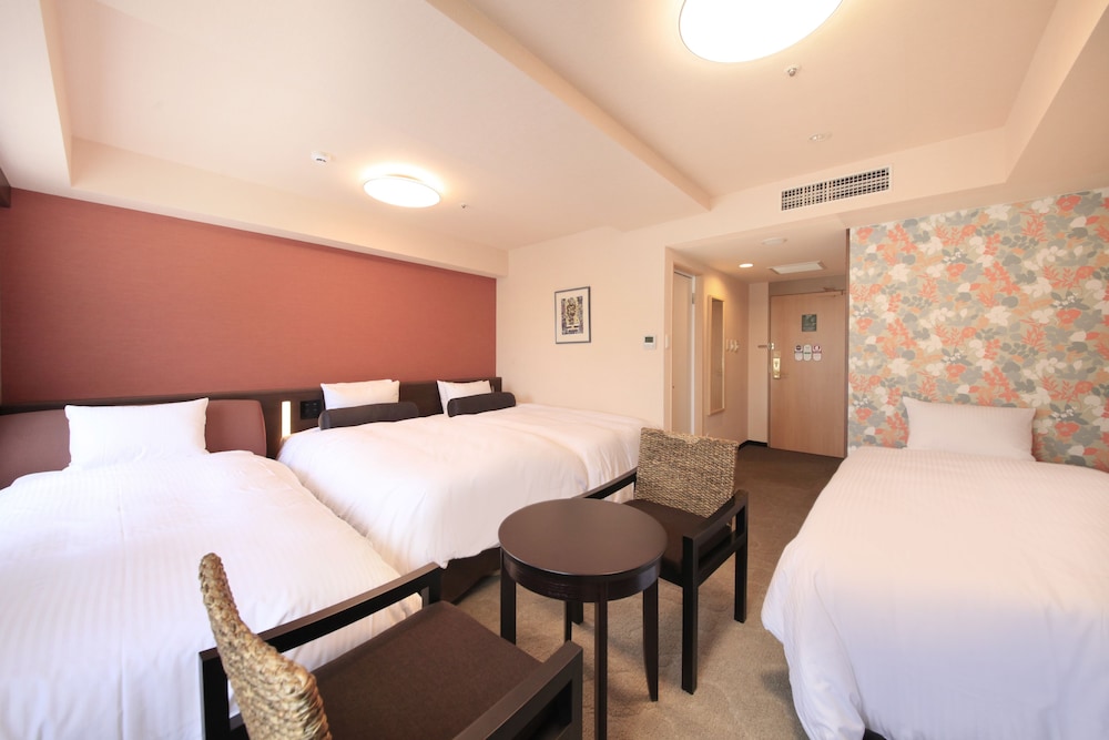 トリプルルーム 喫煙可 (4名利用) | リッチモンドホテル那覇久茂地