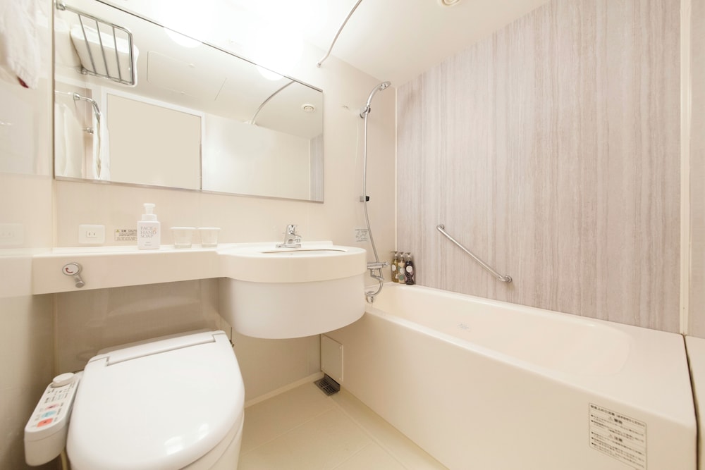 スタンダード ダブルルーム 喫煙可 バスルーム1 | リッチモンドホテル那覇久茂地