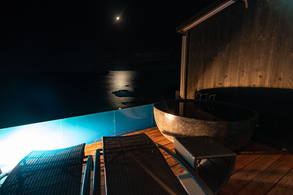 客室1 | XYZ Private spa and Seaside Resort