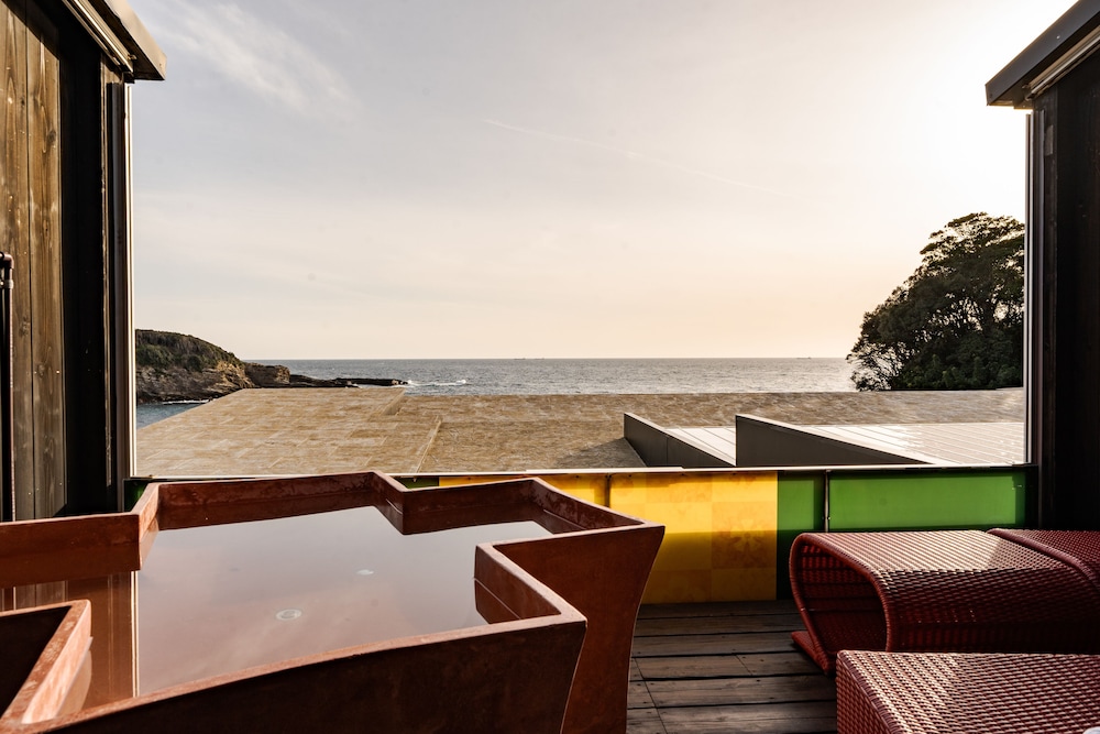 ダブルルーム　露天風呂付　シービュー　上層階 バスルーム1 | XYZ Private spa and Seaside Resort