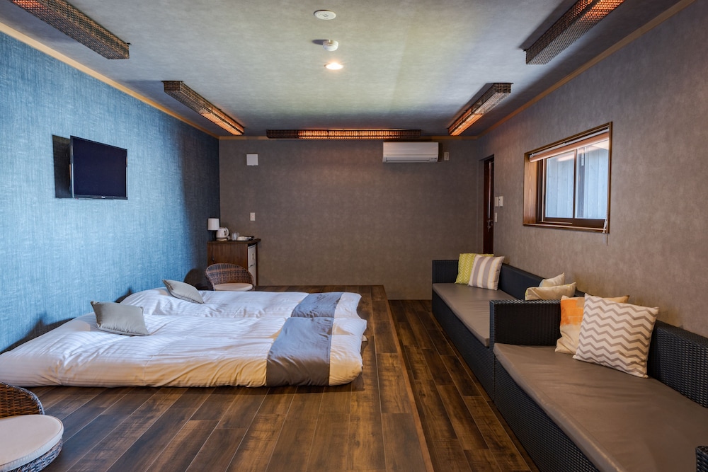 和室　角部屋　露天風呂付　シービュー　1階 客室2 | XYZ Private spa and Seaside Resort