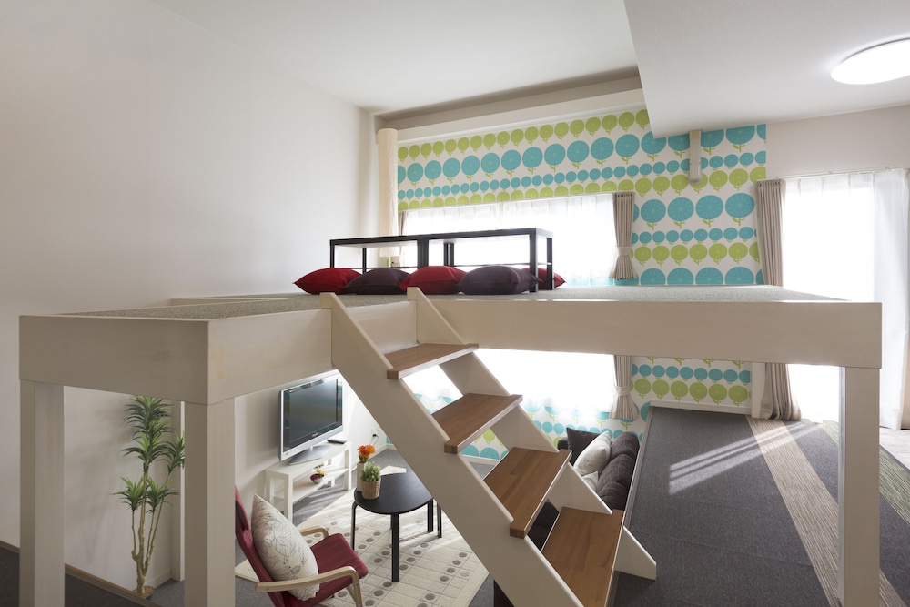 プレミアムスイート リビング エリア1 | The Metropolitan