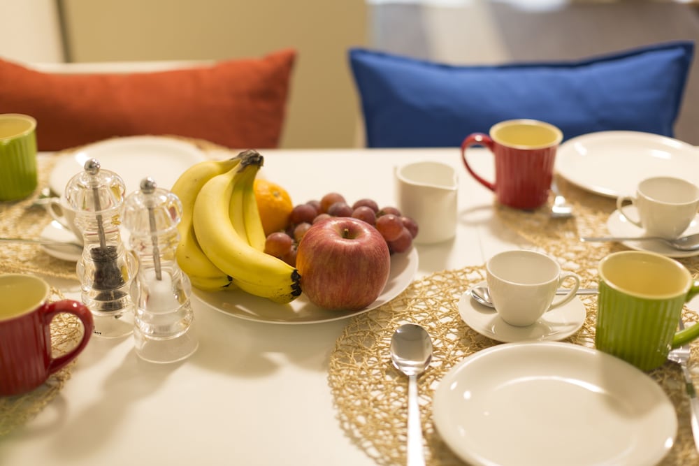 デュープレックス 客室内のダイニングエリア3 | The Metropolitan