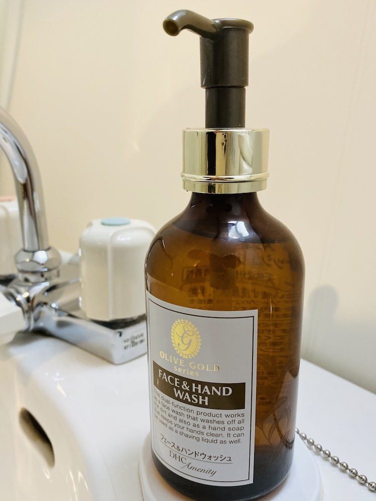 ツインルーム　B バスルームの設備0 | オオキニホテルなんば