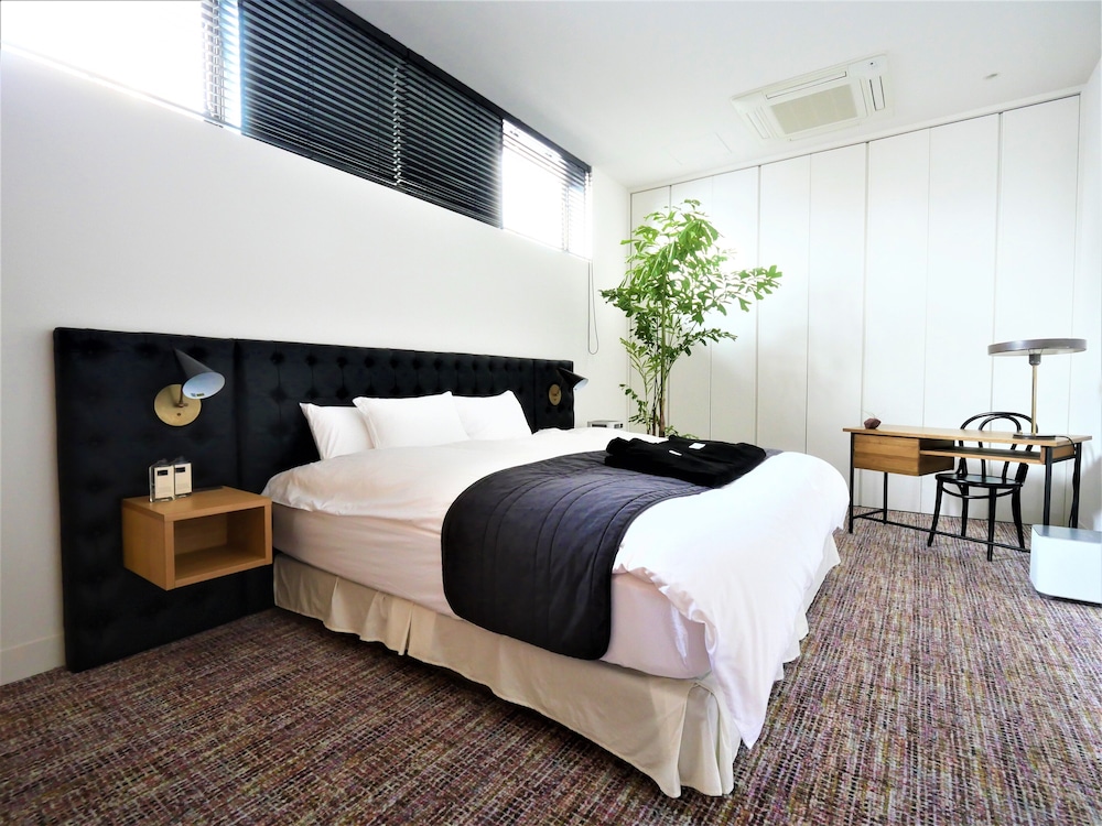 ペントハウス 禁煙 (145平米/ベッドサイズ210x195cm) | H HOTEL