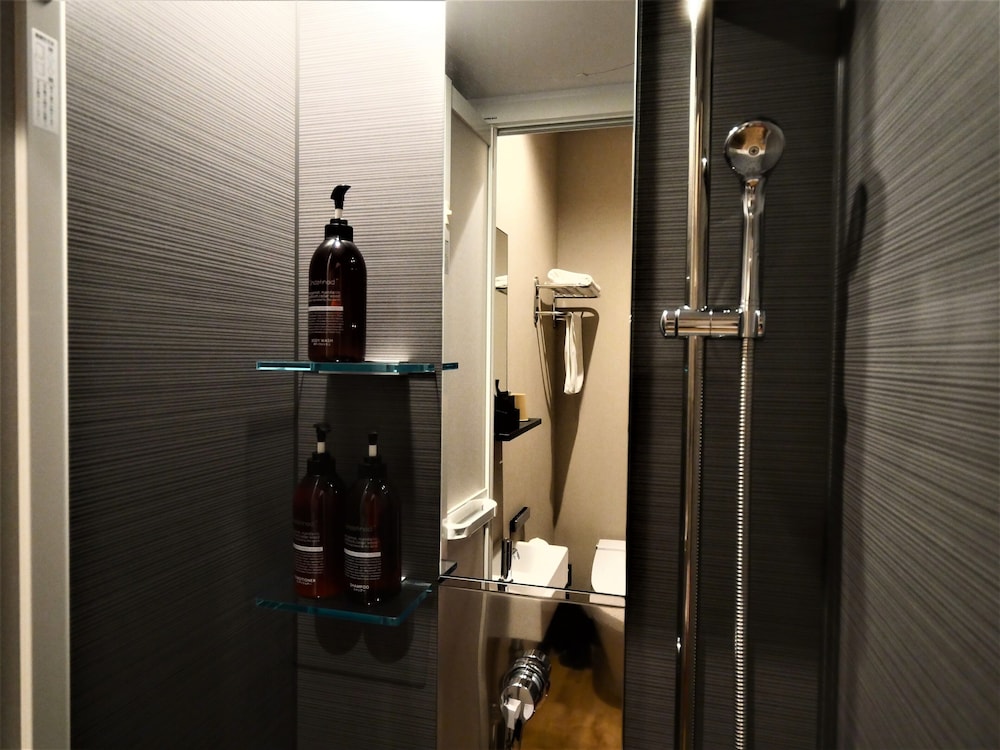 テラスダブルルーム 禁煙 (ベッドサイズ150x195cm) バスルーム0 | H HOTEL