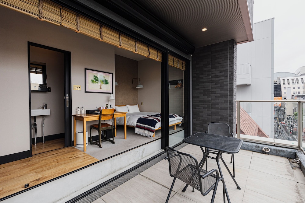 テラスダブルルーム 禁煙 (ベッドサイズ150x195cm) | H HOTEL