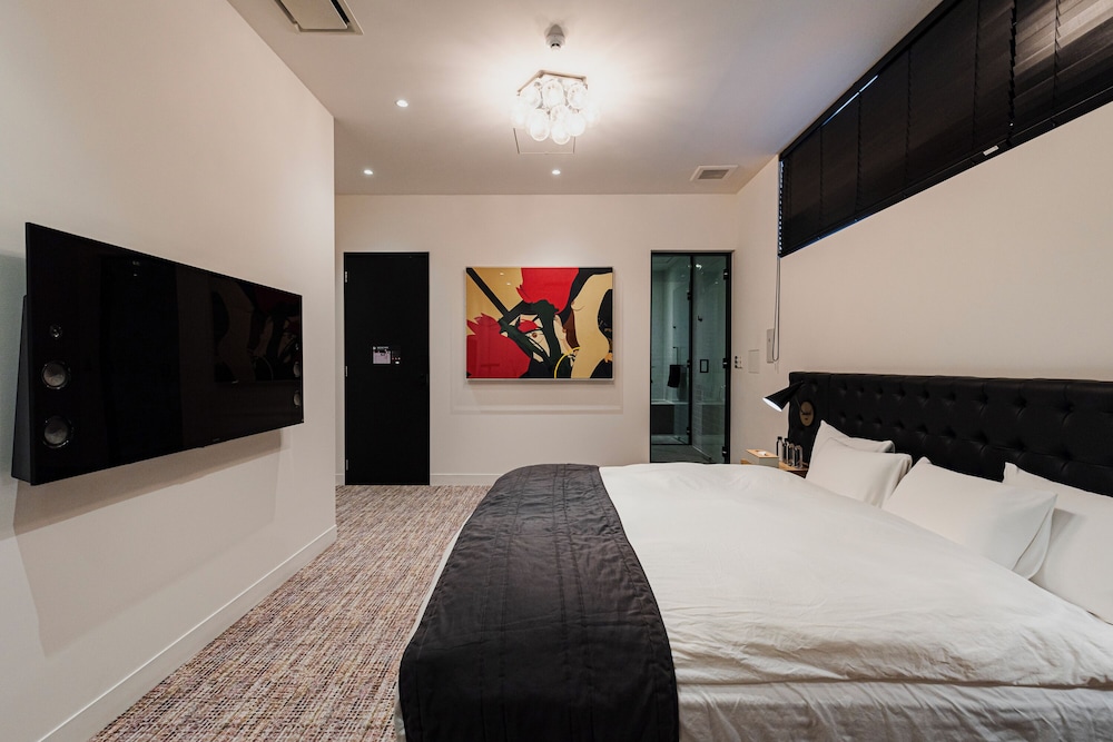 ペントハウス 禁煙 (145平米/ベッドサイズ210x195cm) 客室4 | H HOTEL