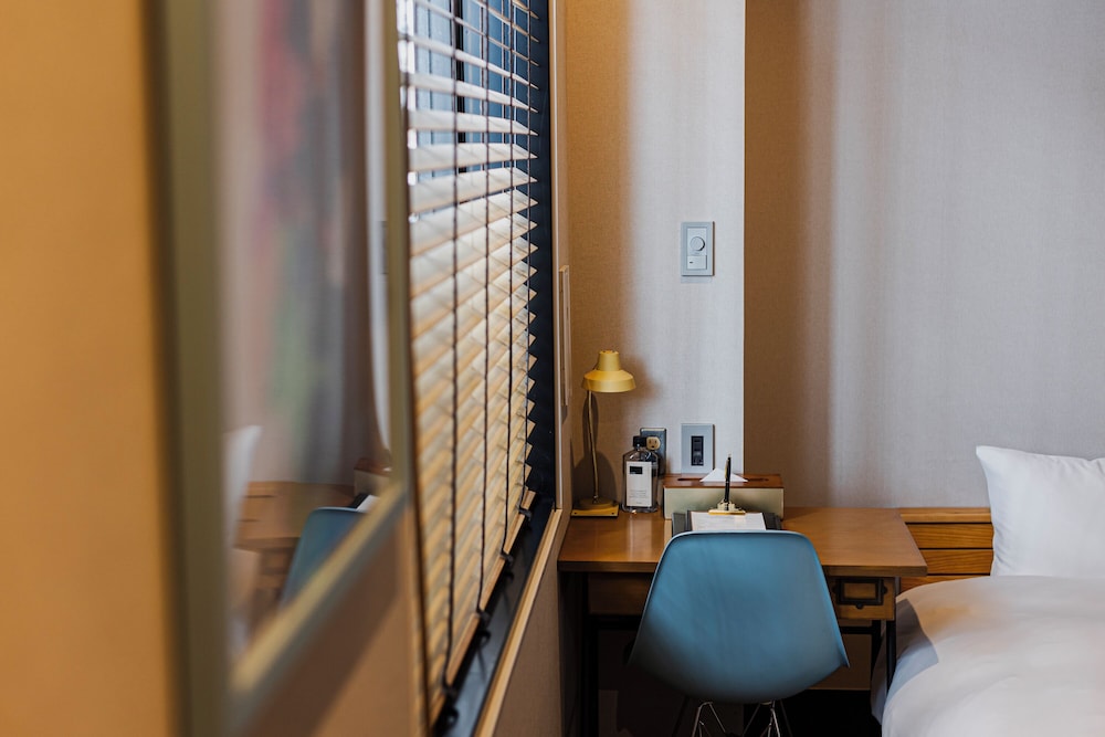 セミダブルルーム 禁煙 (ベッドサイズ120x195cm) 客室1 | H HOTEL