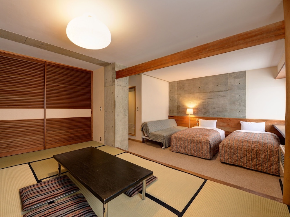 禁煙　メイン棟・和洋室（バス・トイレ付） 客室1 | the Kinta Naeba