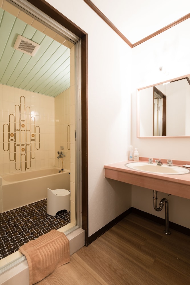 和室ツインルーム 専用バス&トイレ バスルーム0 | Tokyo Guest House Ouji Music Lounge