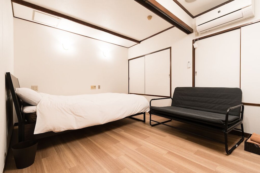 ダブルルーム 専用バス＆トイレ 客室1 | Tokyo Guest House Ouji Music Lounge