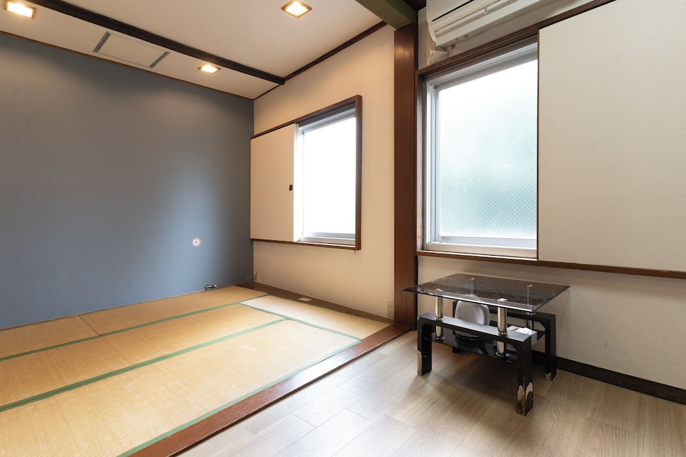 和室ツインルーム 専用バス&トイレ 客室4 | Tokyo Guest House Ouji Music Lounge