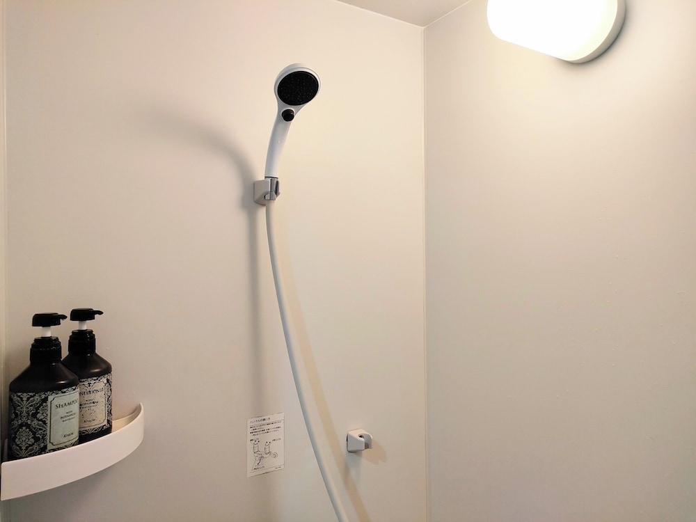 ダブルルーム 共用バス&トイレ バスルーム2 | Tokyo Guest House Ouji Music Lounge