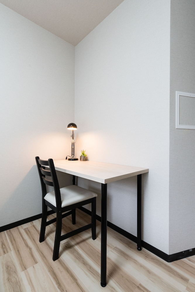 ダブルルーム 共用バス&トイレ 客室の設備とサービス0 | Tokyo Guest House Ouji Music Lounge