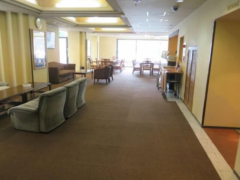 ロビー応接スペース1 | 津山グランドホテル