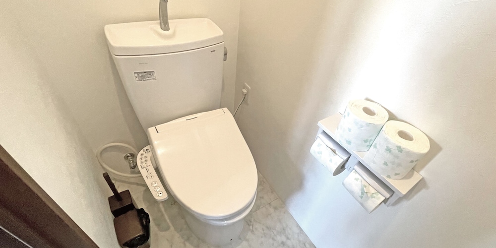 スタンダード 4 人部屋 キッチン バスルーム0 | グラティスおもろまち