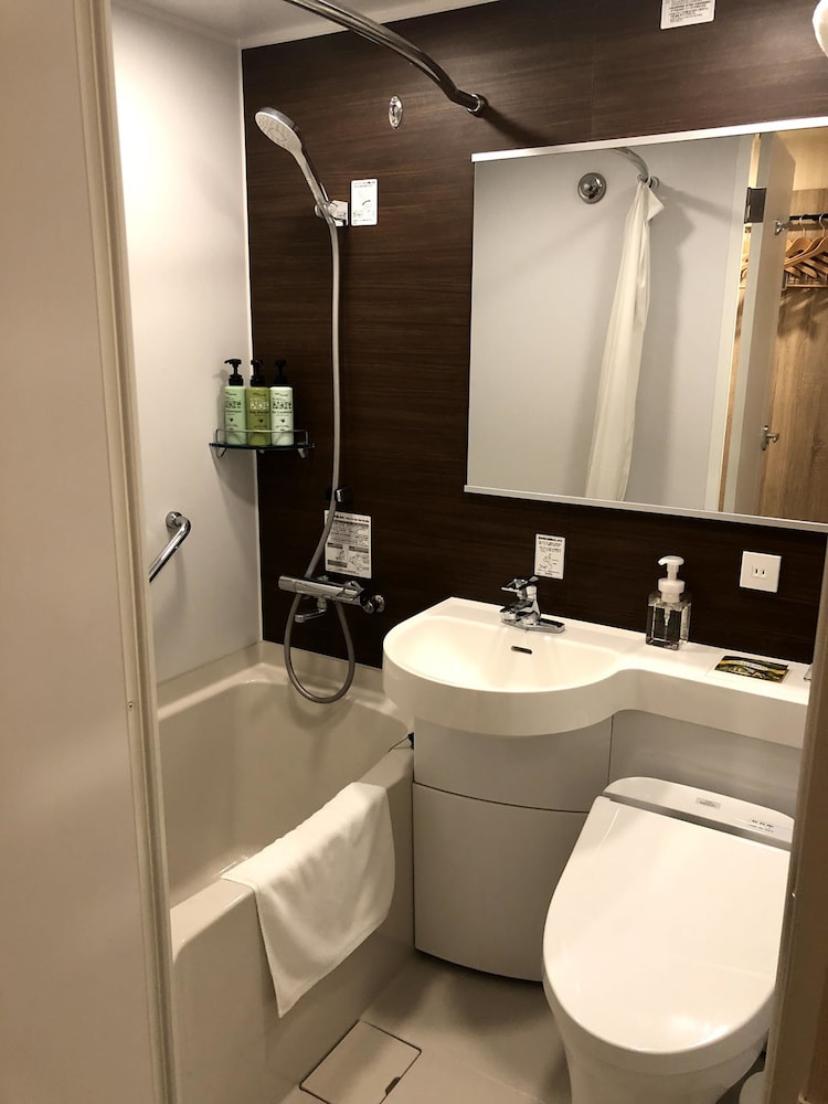 (季節限定イベントルーム) セミダブルルーム バスルームのシャワー0 | ホテルイルフィオーレ葛西