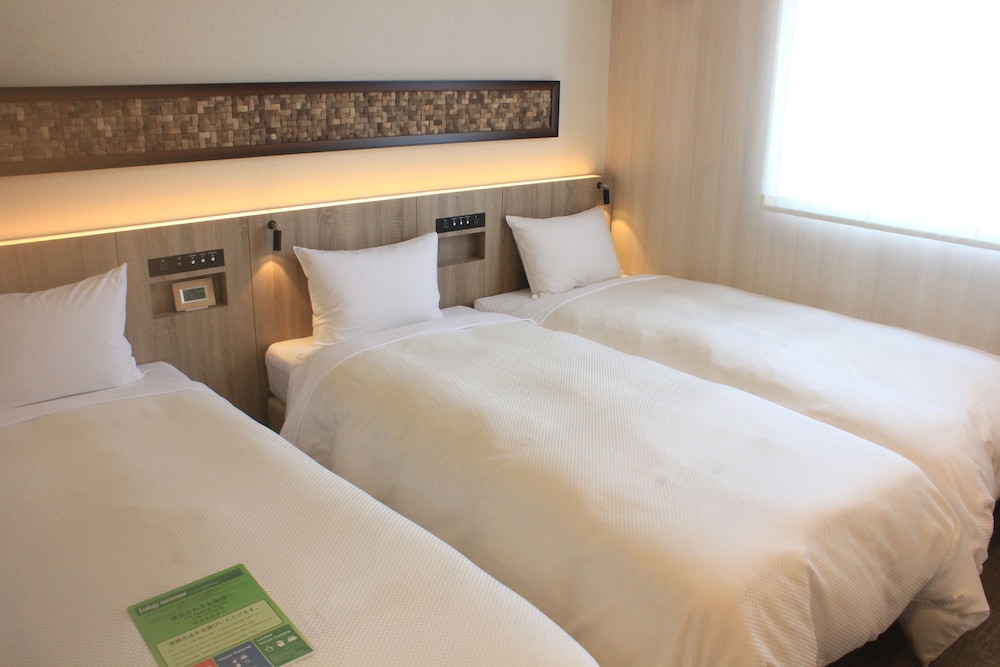 フォースルーム- 飲み放題1時間 (15:00~20:00の間に限る) 客室7 | ホテルイルフィオーレ葛西