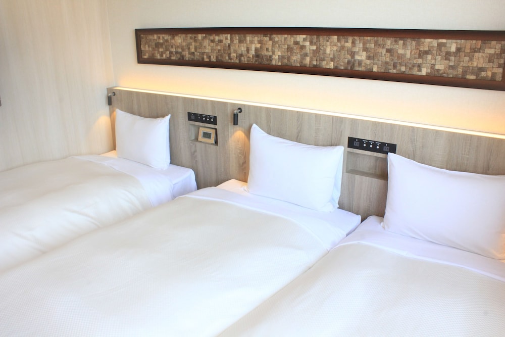 フォースルーム- 飲み放題1時間 (15:00~20:00の間に限る) 客室5 | ホテルイルフィオーレ葛西