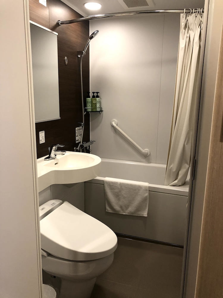 トリプルルーム - 飲み放題1時間 (15:00~20:00の間に限る) バスルームのシャワー0 | ホテルイルフィオーレ葛西