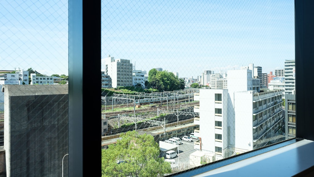 Train View Family Apartment 禁煙 バルコニーからの眺望0 | MIMARU東京 上野NORTH