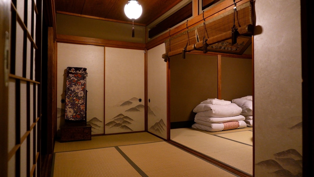 ファミリールーム 専用バス・トイレ 客室6 | 祇園 紘
