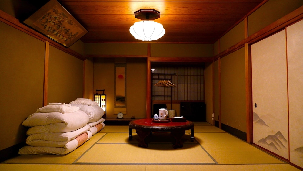 ファミリールーム 専用バス・トイレ | 祇園 紘