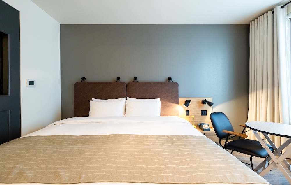 客室1 | モクシー大阪本町