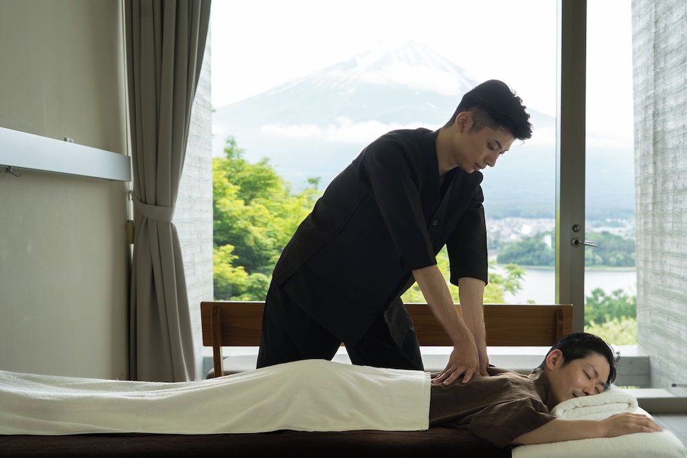 マッサージ1 | 星のや富士