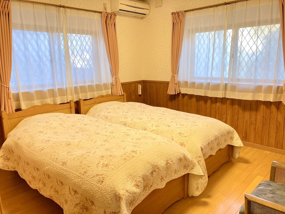 ファミリー コテージ 客室0 | 河口湖 貸別荘は り楽S