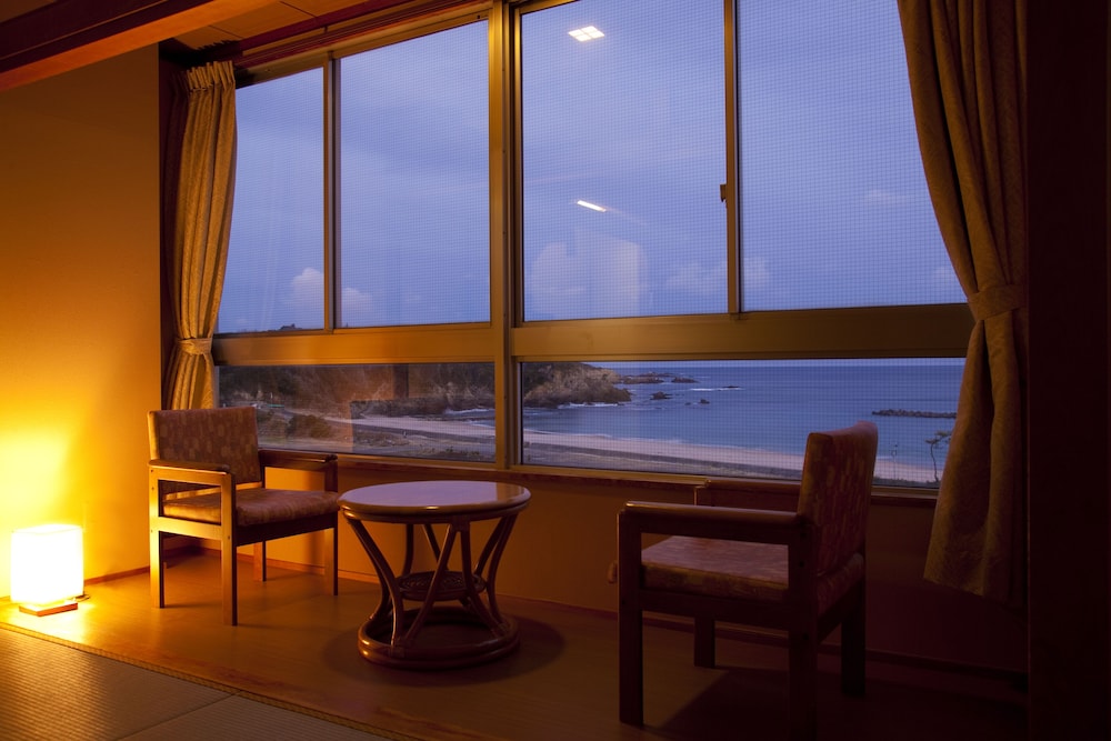 海側 和室 禁煙 客室1 | 味の宿みち潮